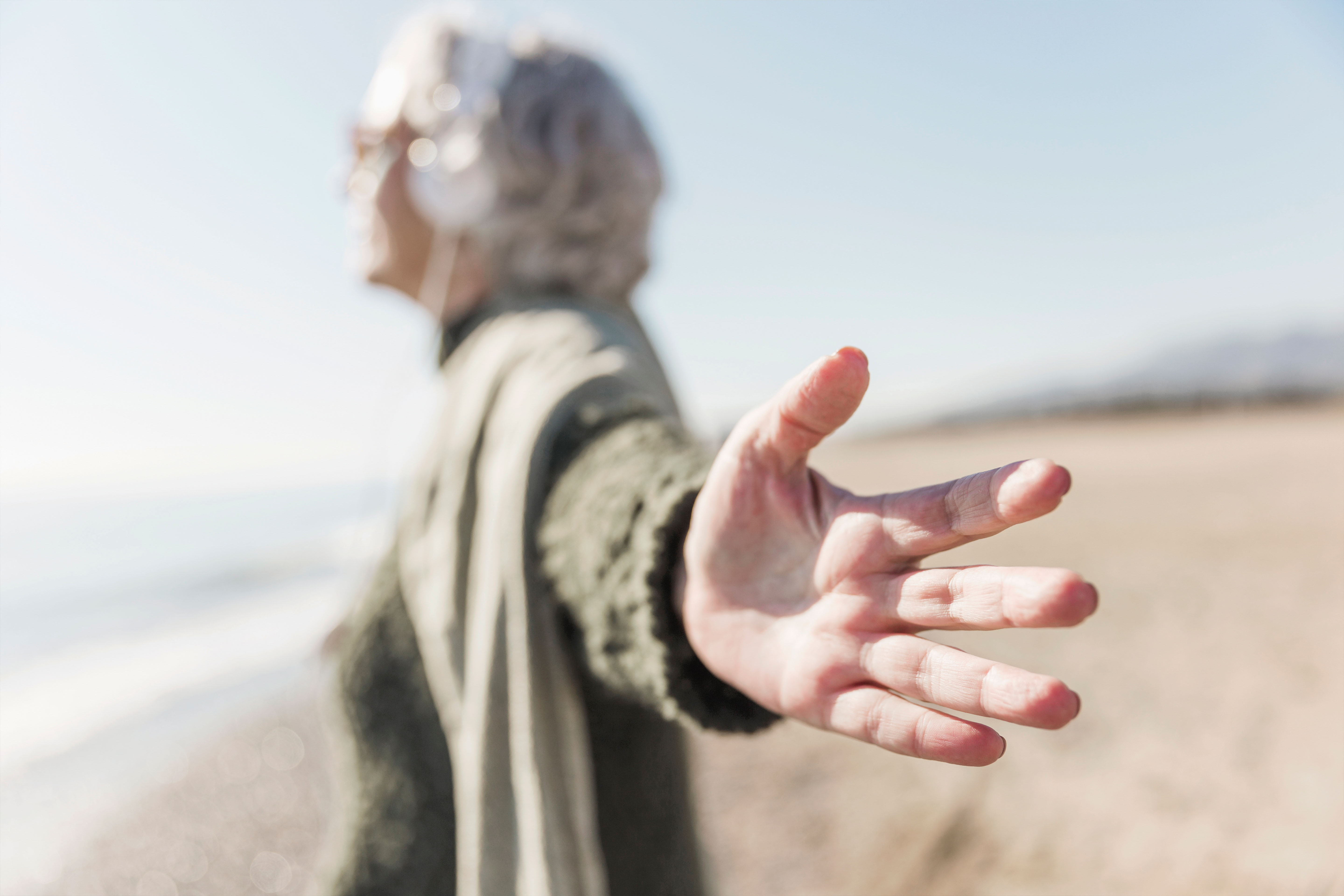 Une femme seniors heureuse