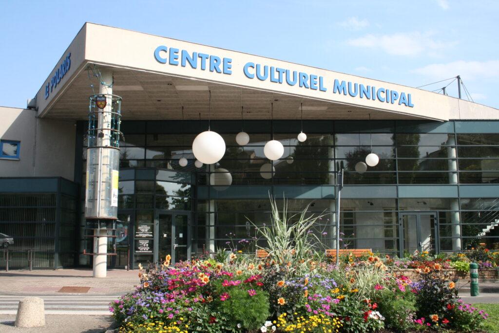 Extérieur du centre Culturel Municipal de Corbas, Le Polaris